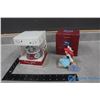 Image 1 : 2014 Mickey anfd Minnie Snow Globe and Disney's Ariel Collectors Decor