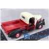 Image 5 : 1941 Plymouth Truck Diecast Model - IH Farmall Red