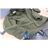 Image 3 : Medium Cold Weather Military Shirt and Pouch