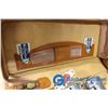 Image 3 : Hair Bonnets, Leather Care Kit and Shaving Kit
