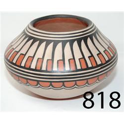 SANTO DOMINGO POTTERY JAR