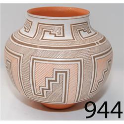 ZUNI POTTERY JAR