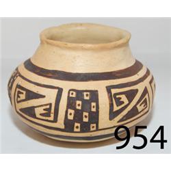 JEDDITO POTTERY JAR