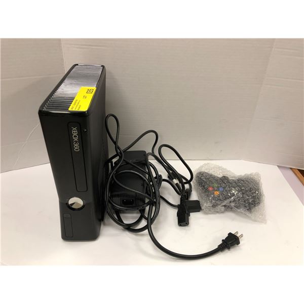XBOX 360 Gaming Console with controller