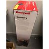 Image 2 : Honeywell Quietset 8 Whole Room Fan - 40In tall Tower Fan