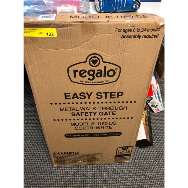 Regalo Easy Step - Metal Walk Through Safety Game - Model 1160 DS - White