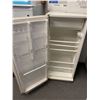 Image 2 : DANBY Fridge with small freezer - White - Approx. 54 1/2in tall