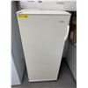 Image 2 : DANBY Premiere Stand up Freezer - White - approx. 59 in tall