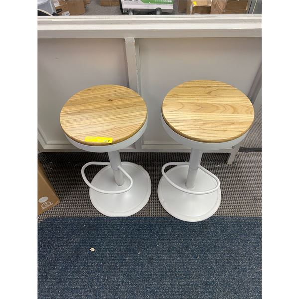 Lot of two Bar Stools - White with Natural Wood Base and foot rest