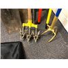 Image 2 : Group of Estate Garden Tools - Claw, Extension Trimmer, Cultivator and Shovels