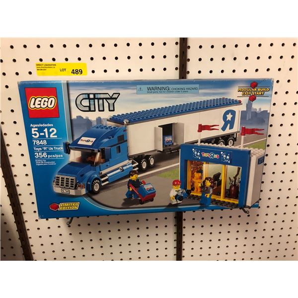 LEGO City Model 7848 Toys "R" Us Truck - 356 pieces