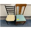 Image 1 : Group of 2 mismatched chairs