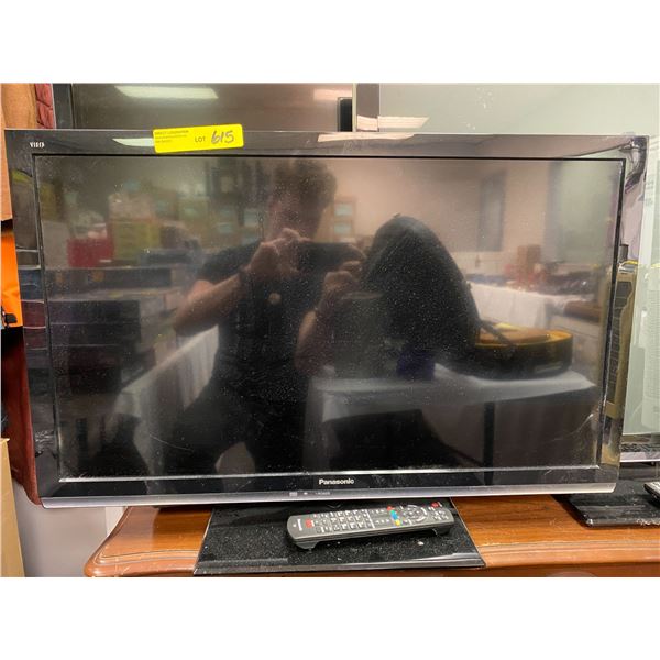 Panasonic Flat Screen TV with Remote - 31in
