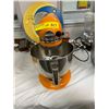 Image 2 : Kitchenaid Orange Mixer - Artisan Series