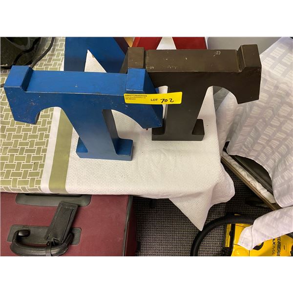 Letters T - Two Painted Metal Letters