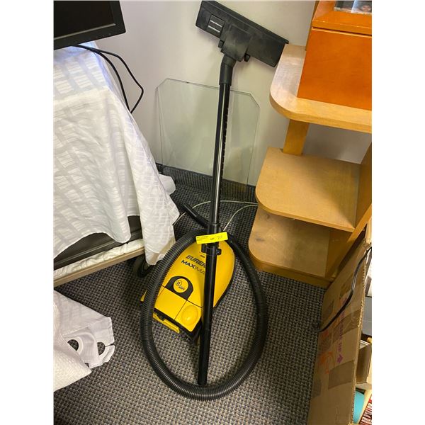 Eureka Vacuum - Maxima - Yellow
