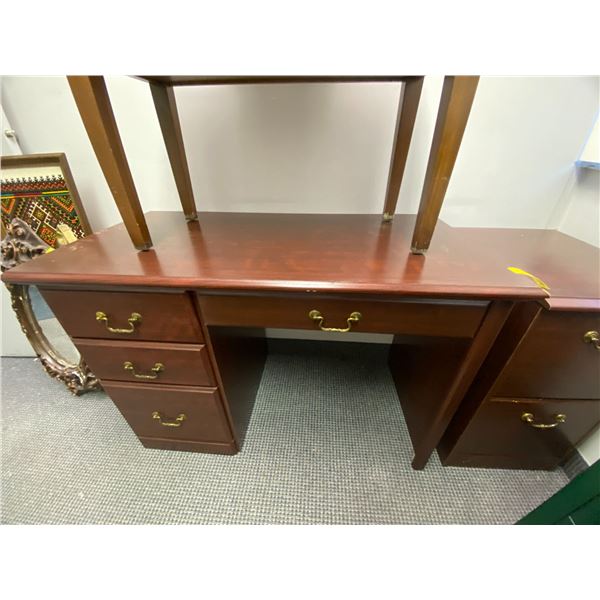 Desk plus matching filing cabinet - 43 1/in x 22in x 30in
