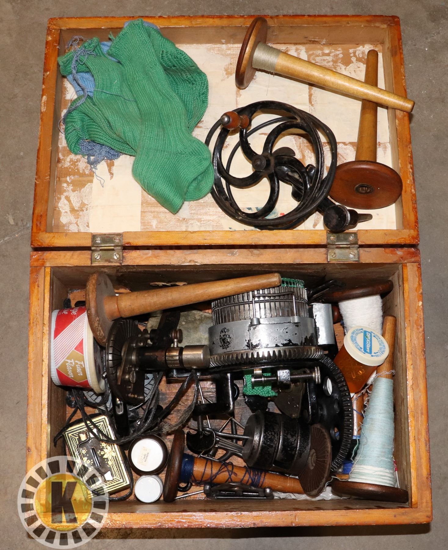 ANTIQUE KNITTING MACHINE