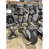 Image 2 : LIFE FITNESS CLSX COMMERCIAL ELLIPTICAL CROSSTRAINER WITH DIGITAL DISPLAY, 32 PIN IPOD PORT  &