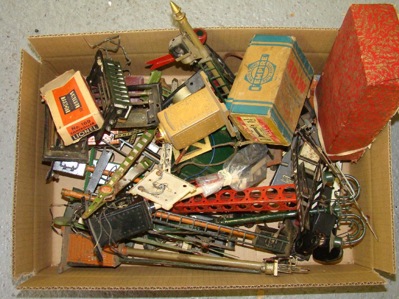 thumbnail interactive-video image 1 of Lionel 88-2 Accessory Binding Nuts – 24 Pieces For Postwar & Prewar O Gauge 1 of 2