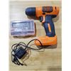 Image 1 : Rechargable Black & Decker 8V Drill with Bit Set