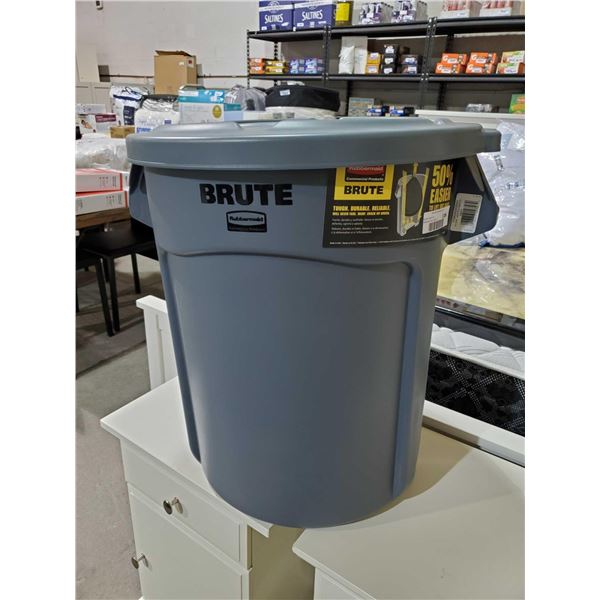 *NEW* Brute 20 Gal Vented Trash Can with Lid