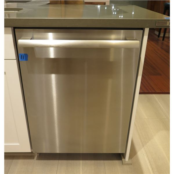 Thermador Luxury Sapphire Glow 24” Dishwasher, Stainless Steel