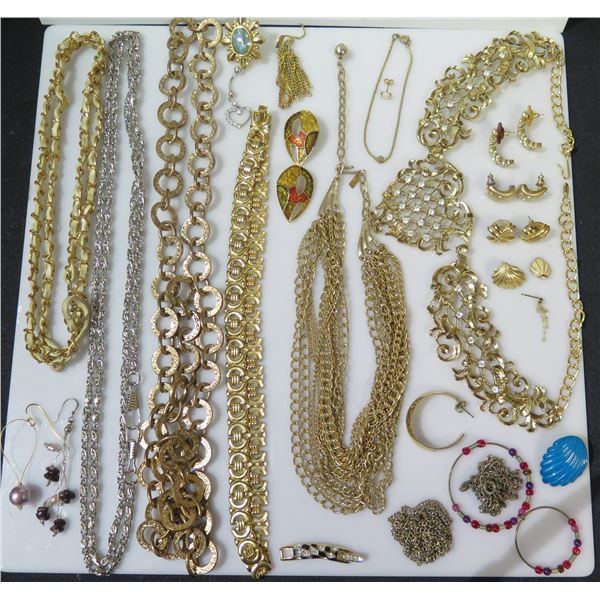 Misc Costume Jewelry: Metal Necklaces, Earrings, Rings, Pendants, Bracelets, etc