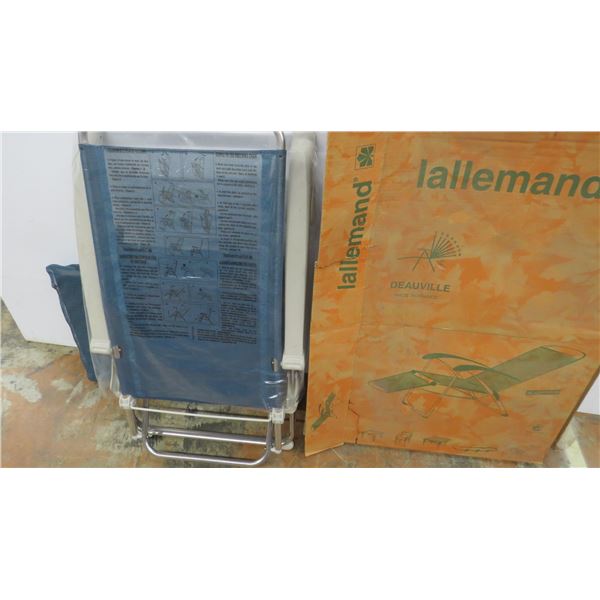 Lallemand folding lawn chair - in box