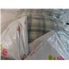 Image 2 : Double pillow (with 2 pillow cases) + Flannel Jacket (M)