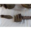 Image 5 : Antique cast iron parts