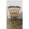 Image 1 : *Wood bar stool - swivels