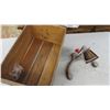 Image 3 : *vintage slicer, vintage wooden pear crate