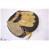 Image 3 : Vintage Baseball Mitt
