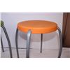 Image 2 : 2 Stools