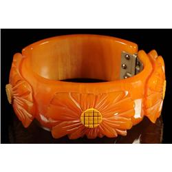 Bakelite Daisy Hinged Bracelet.