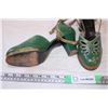 Image 2 : Antique Green+Gold High Heel Shoes Size?