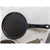 Image 2 : cast iron frying pans
