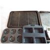 Image 2 : oven pans, variety