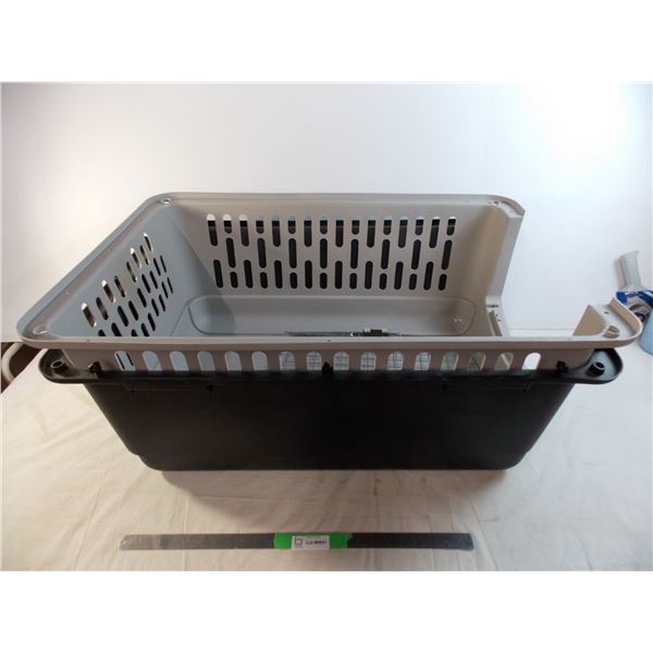 *Dog kennel - large - 3ft long, 2ft wide