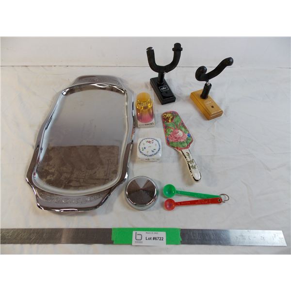 Silver plated platter, ceramic cake knife (italy) + trinket box (france)