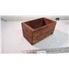 Image 2 : John Morrow Screw & Nut co wood box