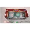 Image 4 : Road Legends 1955 Fairlane Crown Vic 1:18 Die-cast