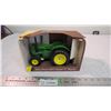 Image 1 : ERTL 1953 John Deere Model D Tractor 1:16 Die-cast