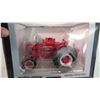 Image 2 : Spec-cast International Harvester W400 gas tractor 1:16 Die-cast