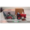 Image 1 : ERTL Farmall H with farmer (1995) 1:16 Die-cast