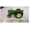 Image 3 : ERTL John Deere Diesel 820 Tractor 1:16 Die-cast