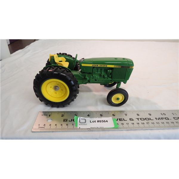 ERTL John Deere Tractor 1:16 Die-cast