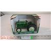 Image 1 : Liberty Oliver 550 Tractor 1:16 Die-cast