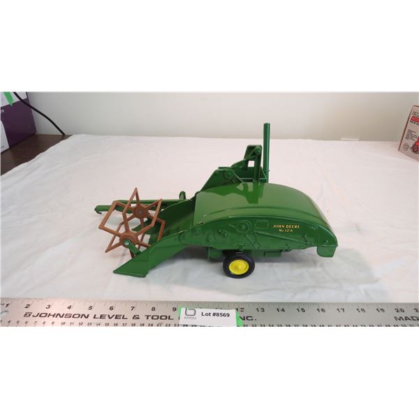 ERTL No 12-A John Deere Combine Die-cast - 14  long